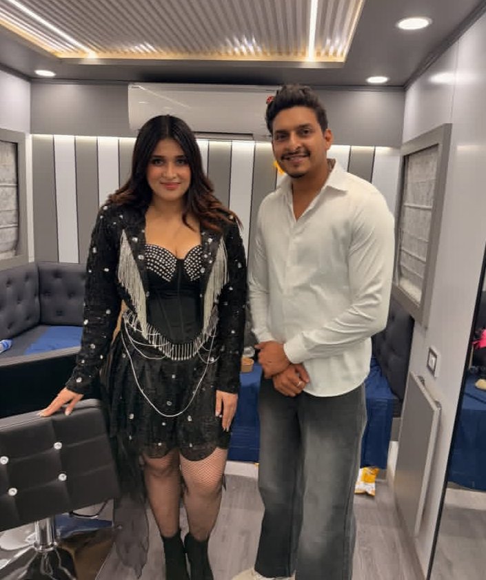 queen mannara tweet media