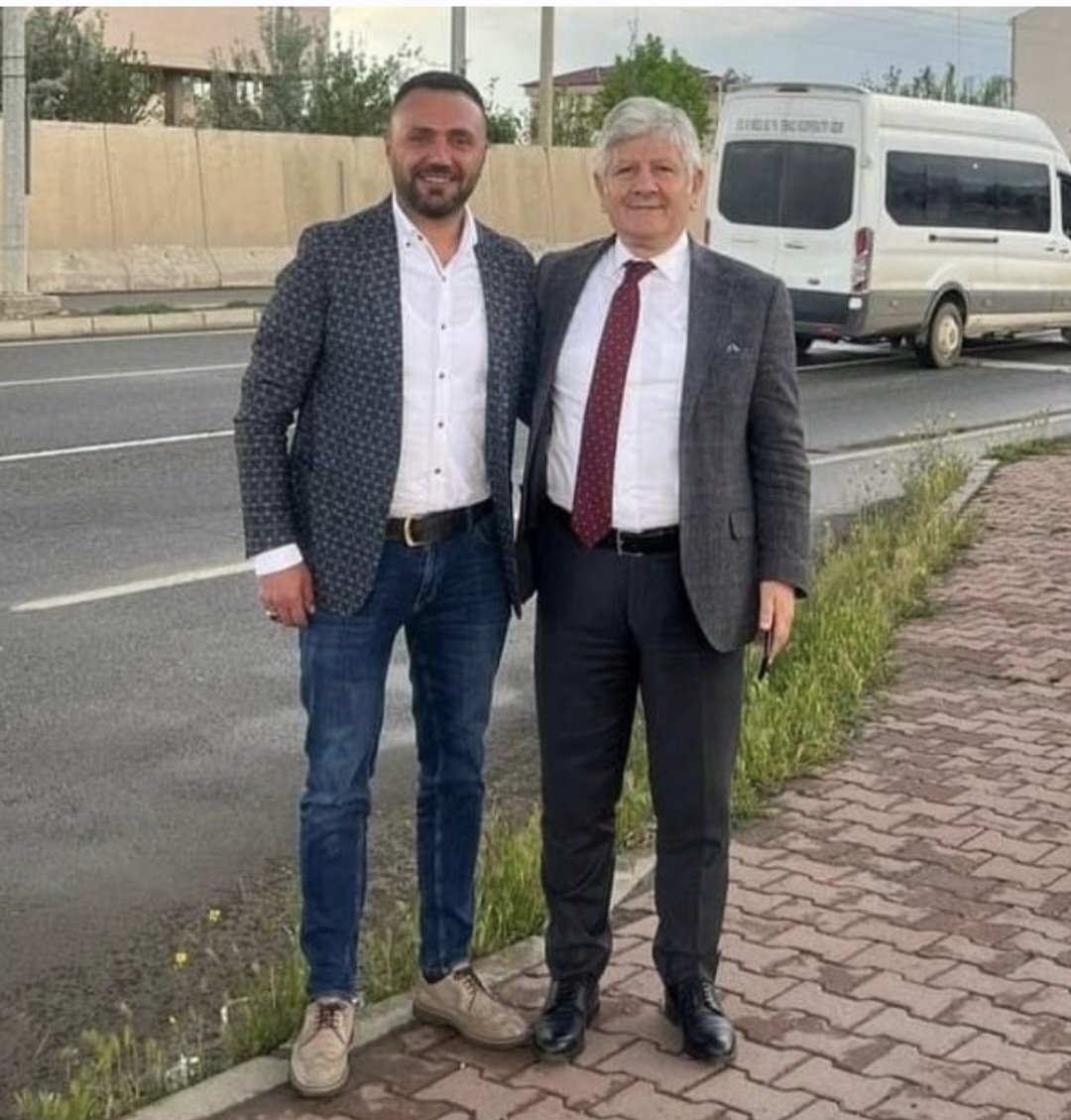 musacelik29's tweet photo. Bugün; İlmi, Duruşu, 
Vatan ve Bayrak sevgisiyle
Gönüllerde iz bırakan, GÜMÜŞHANE’MİZE DEĞER KATAN,
AK SAÇLI SEVDAMIZ, GURURUMUZ
PROF. @Dr_K_Aydin HOCAMIZIN 
DOĞUM GÜNÜ...
RABBİM ömrünüzü uzun,
Sağlıklı ve Bereketli eylesin Hocam.
İyi ki varsınız, doğum gününüz kutlu olsun… https://t.co/gSfAnNTuW2