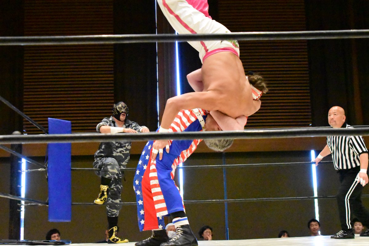 nekomataCatS's tweet photo. 5月10日

▼第１試合

➓

ウィルス投げ

#KAMIKAZE

#ニューヨークウイルス

#mbpw
#マジックボックス https://t.co/cvhooO0AIB