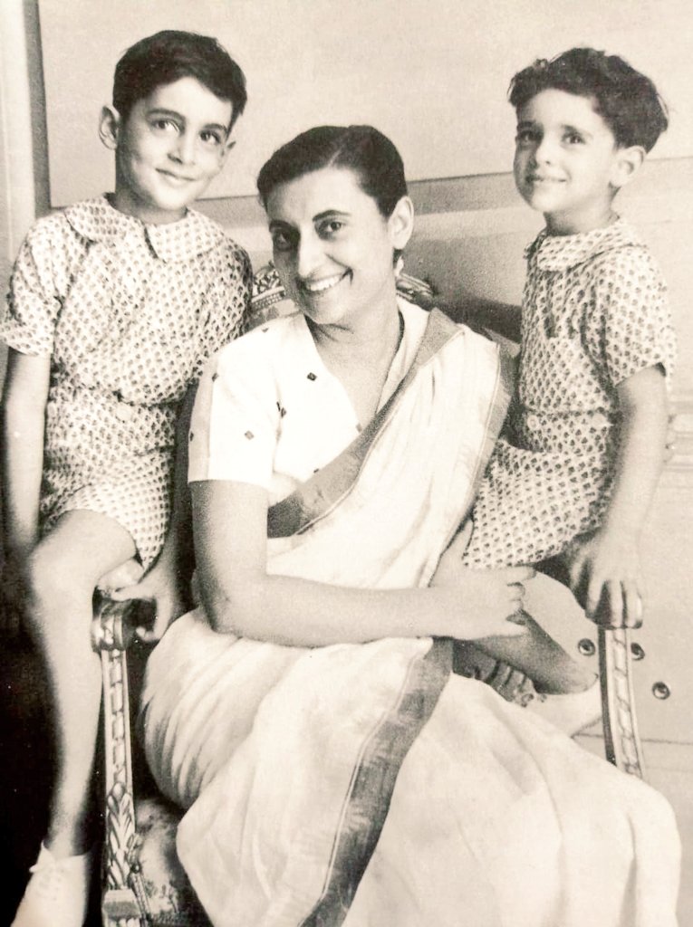 IndiaHistorypic's tweet photo. 1951 :: Rajiv and Sanjay With Mother Indira Gandhi

#MothersDay https://t.co/R295FEpmUR