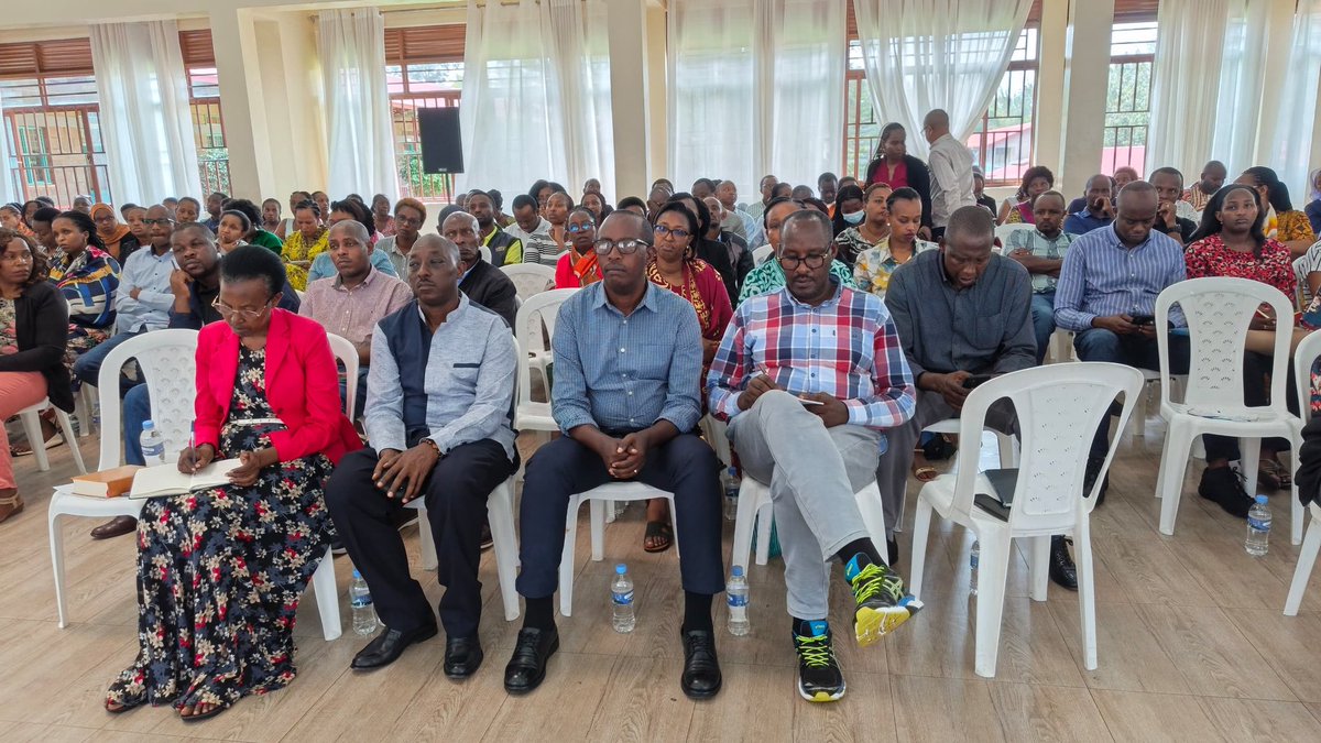EcoleIgnace's tweet photo. Ecole Primaire Saint Ignace  held a Parents’ Seminar on #EffectiveParenting. Speakers urged parents to prepare children for independence and meaningful contributions to society, while avoiding harmful disciplinary practices. #Education #Family #SaintIgnace https://t.co/PYrLkBiCyL
