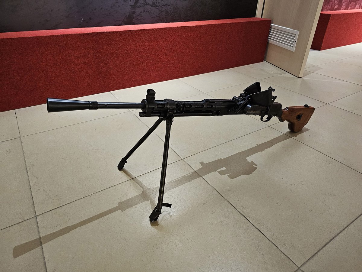 YPasholok's tweet photo. DP machine gun with arisaka Type 11 machine gun loadiing system, Russian military hisitory museum.
#padikovo
#machineguns https://t.co/drEmncPjmO