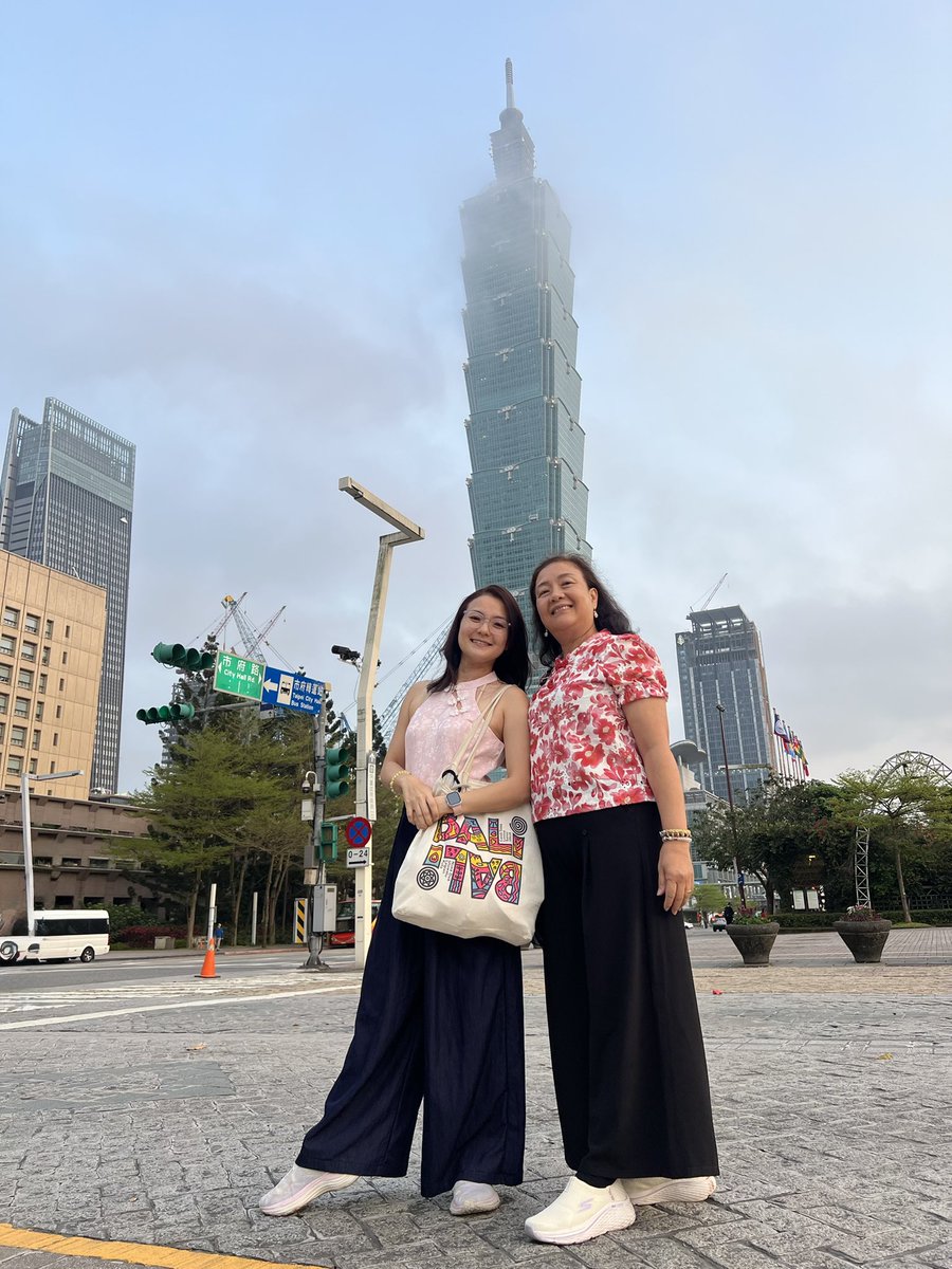 ShumAndrea's tweet photo. Happy Mother’s Day ❤️ 

#happymothersday #motherdaugther #iloveyou #bestmomever #世上最棒的妈妈 https://t.co/CjrooJe0tU