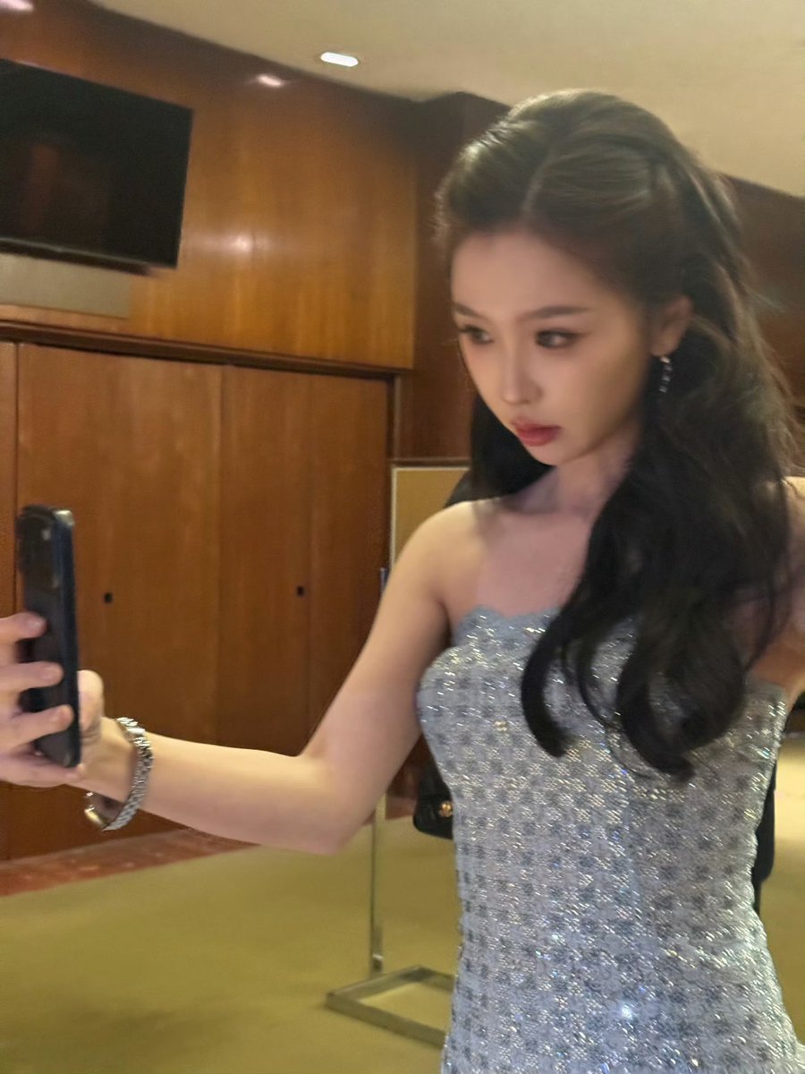 여름 tweet media