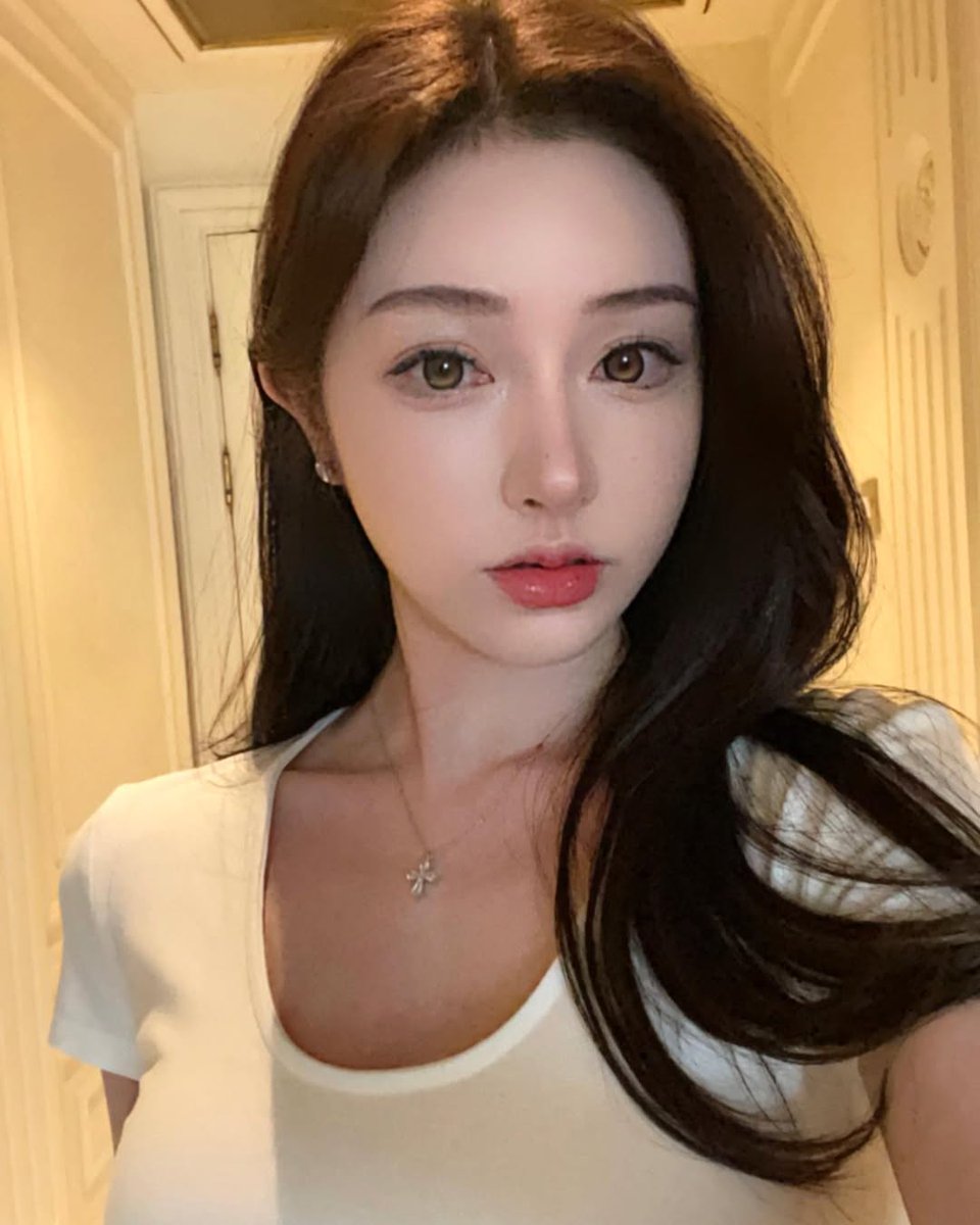 问个问题

为啥男生ii进去前都要敲几下

是出于礼貌？ 还是有什么作用？？ https://t.co/eG9eusItIs