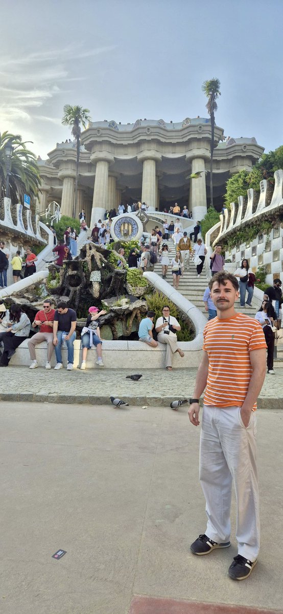 Paul_J_Rob's tweet photo. Güell yeah 🇪🇸 https://t.co/jrVUl71vb6
