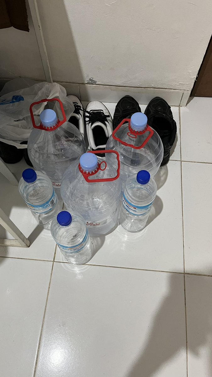allnewjb's tweet photo. Harus banyak minum air putih biar tetap waras https://t.co/Ctode1axxU