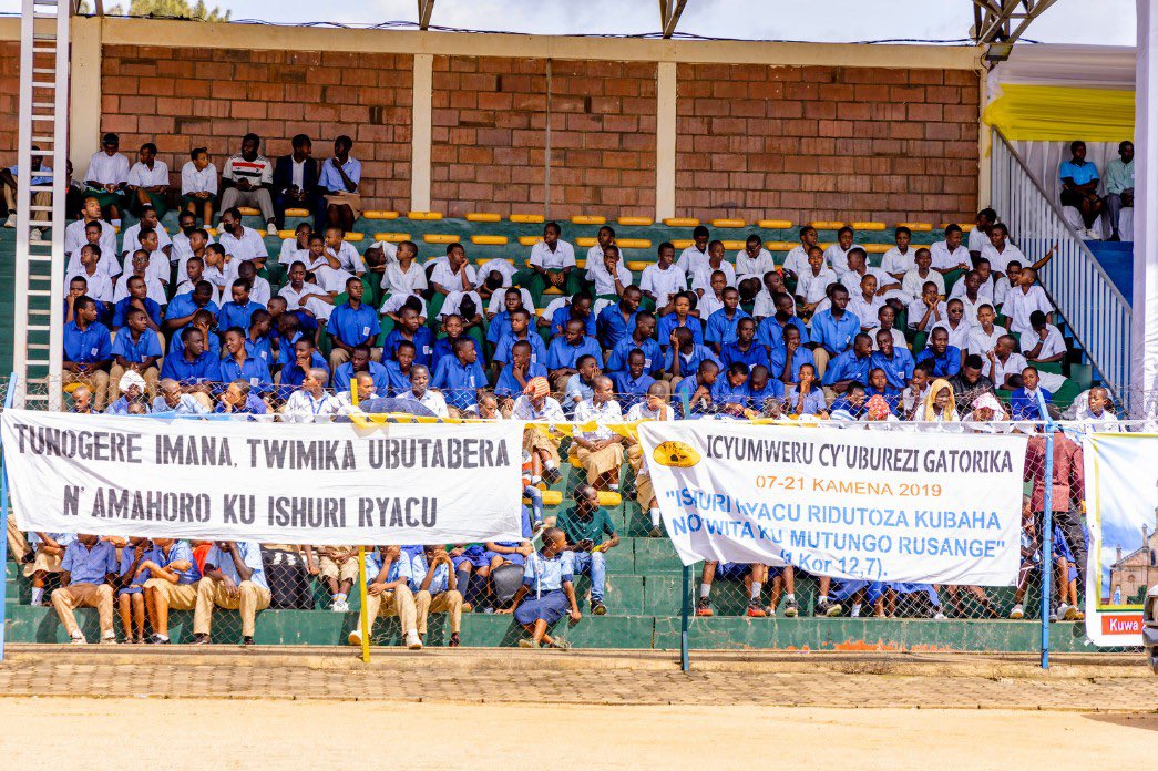 IckJournalism's tweet photo. Ku wa Gatandatu tariki ya 09 Gicurasi 2026, @KabgayiOf yasoje icyumweru cyahariwe uburezi Gatolika mu mashuri ku nsanganyamatsiko igira iti “Ndera neza, nkure neza, nkore neza”. 

Soma inkuru irambuye hano: https://t.co/40tXTx99qx https://t.co/dsriMgPvGD