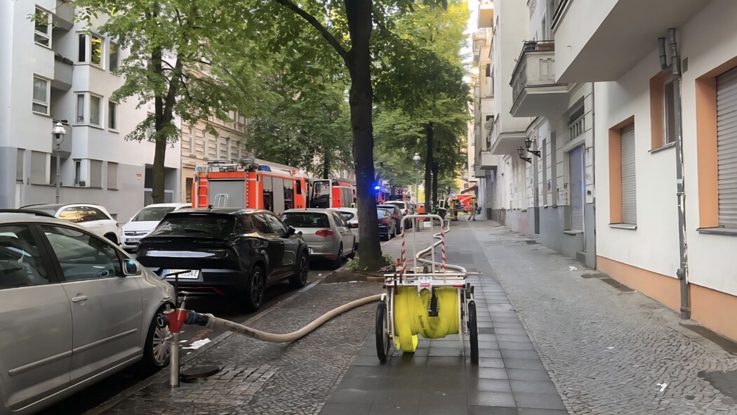 Berliner Feuerwehr tweet media