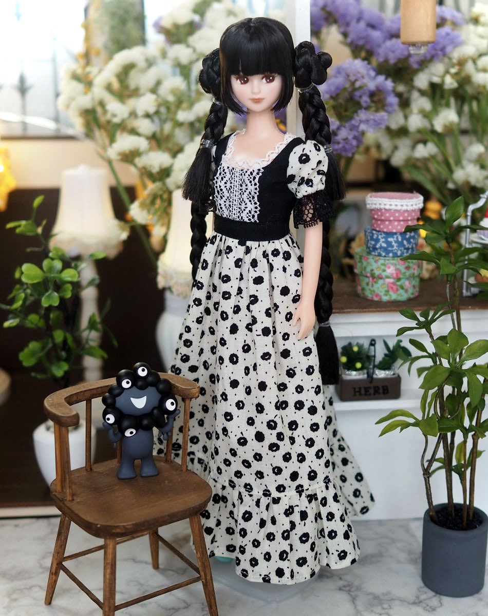 三宮で黒ミャク様キーホルダーを見つけてテンション高めで買ってしまっ