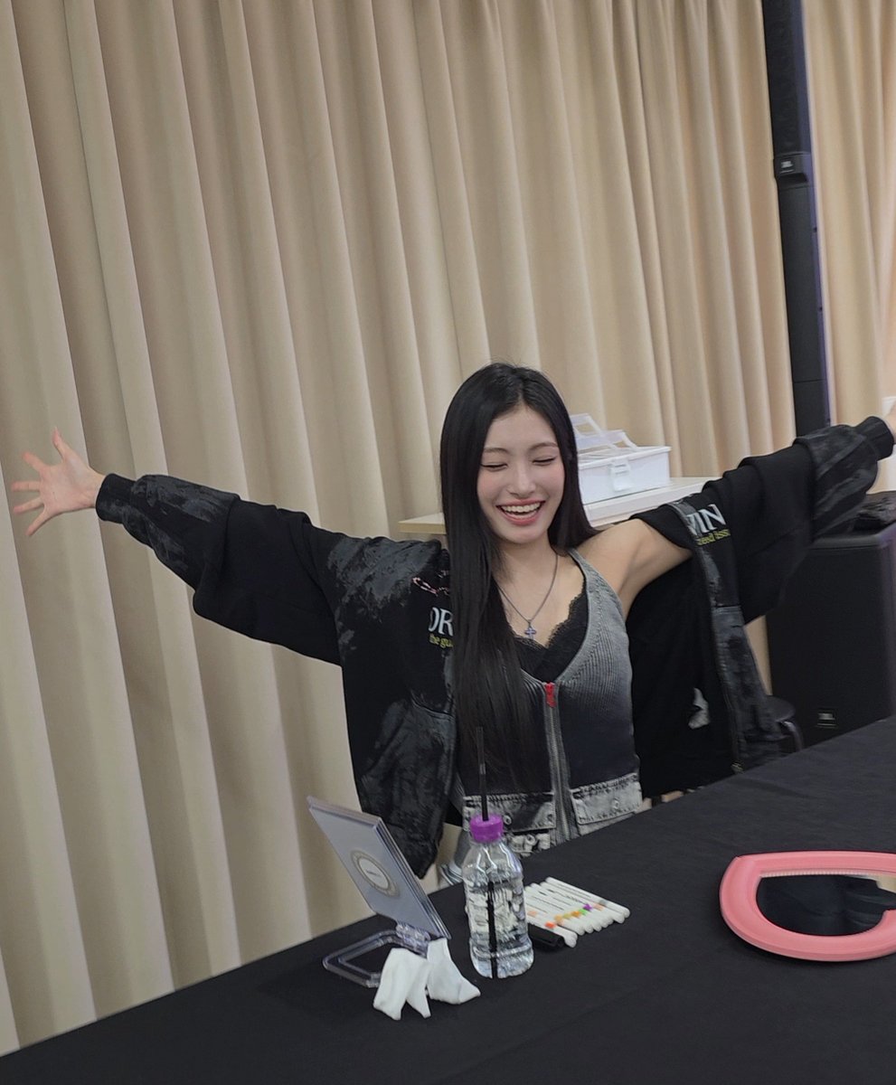 조각 tweet media
