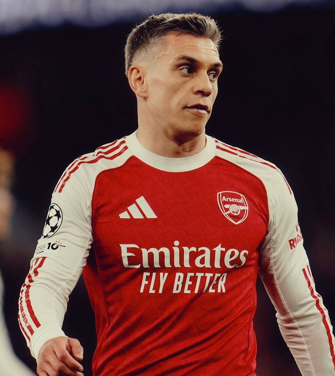 MatchDCentral's tweet photo. 🚨 JUST IN : Leandro Trossard’s marriage is reportedly in crisis after his wife, Laura Hilven, wiped all traces of him from her social media.

Wedding photos, couple moments, and even recent posts have been deleted, raising serious questions over their relationship. 

[@MailSport]