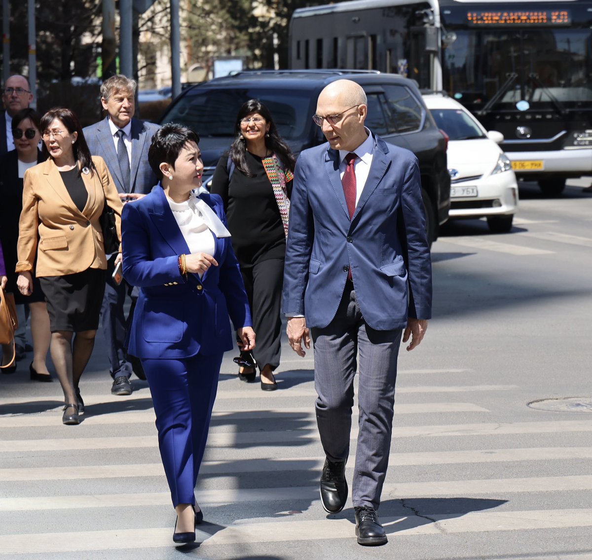 volker_turk's tweet photo. Mongolia recognizes that in our troubled world, human rights offer solutions. In Ulaanbaatar, FM @BattsetsegBatm2 and I signed a roadmap to strengthen cooperation. Looking forward to closer engagement in the region on crucial issues, incl climate, business and human rights. https://t.co/vHD6bp9Oi0