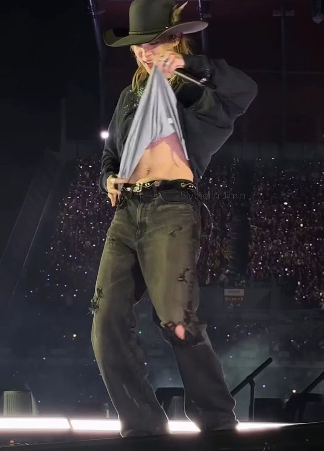 eelreaj's tweet photo. Jiminπ cancel the tour nowπ₯Ή
#Jimin #BtsMainDancer #JiminInMexicoDay2 https://t.co/pdlccHkq75