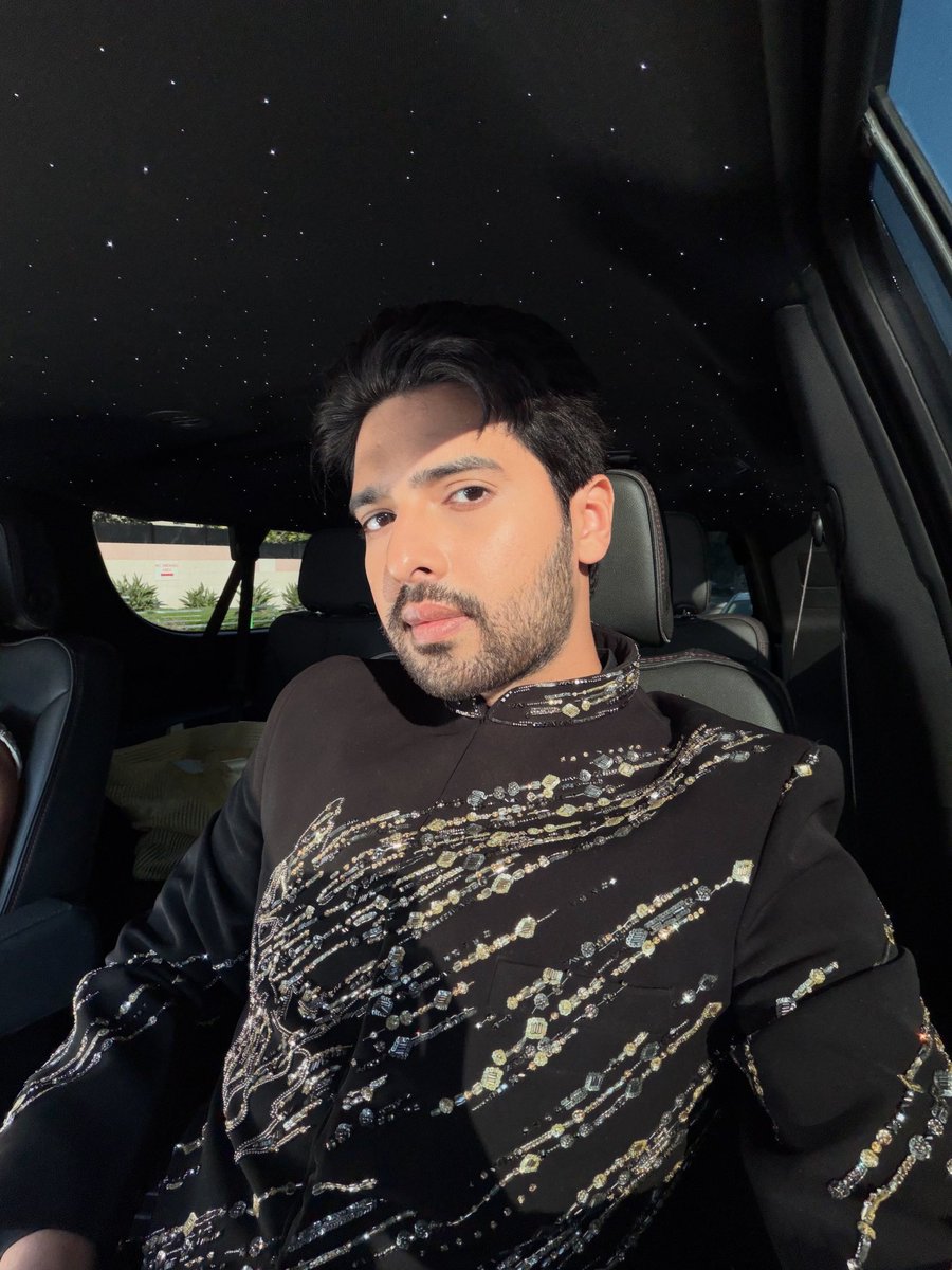 ArmaanMalik22's tweet photo. Gold Gala 🖤🐎✨ https://t.co/SAKgHUUyZm