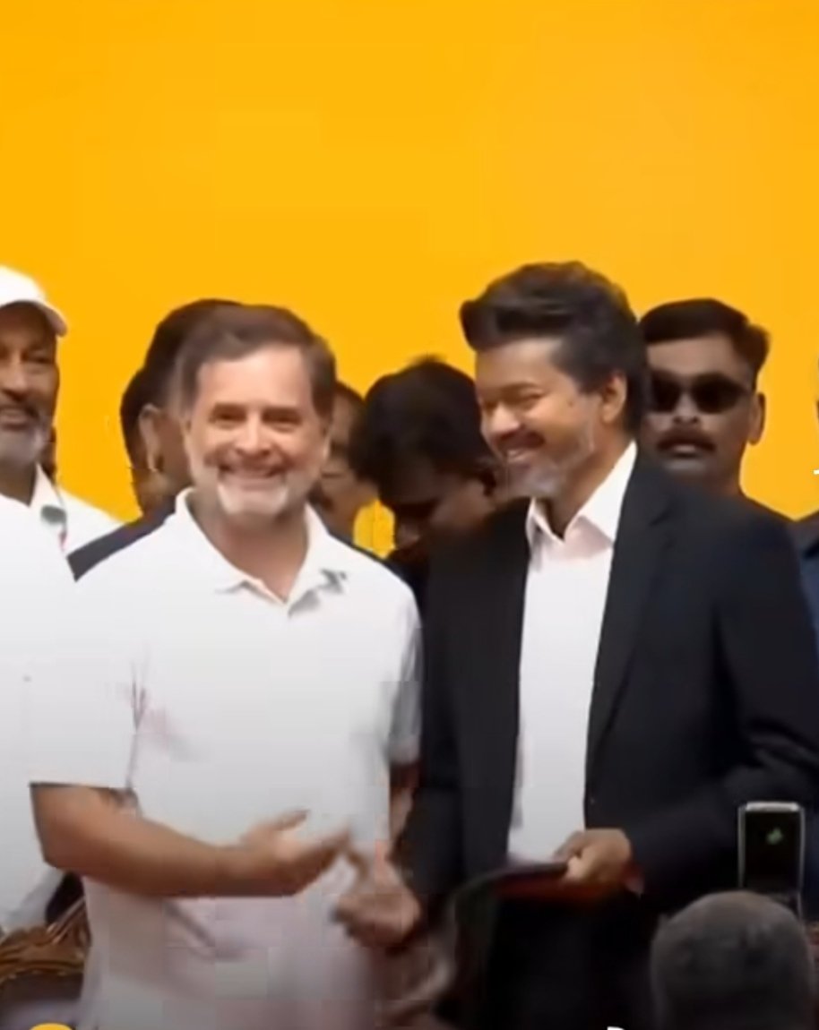 atul4500's tweet photo. एक तरफ़ K. Annamalai जैसे व्यक्ति हैं — जिन्होंने IPS जैसी प्रतिष्ठित सेवा छोड़कर जनता के बीच काम करने का रास्ता चुना।लेकिन दुख की बात यह है कि कई लोग सिर्फ़ actor होने के कारण किसी को नेता चुन लेते !
#KAnnamalai #Leadership #GroundWork #RealHero #Politics #India #YouthLeadership #PublicAwareness
