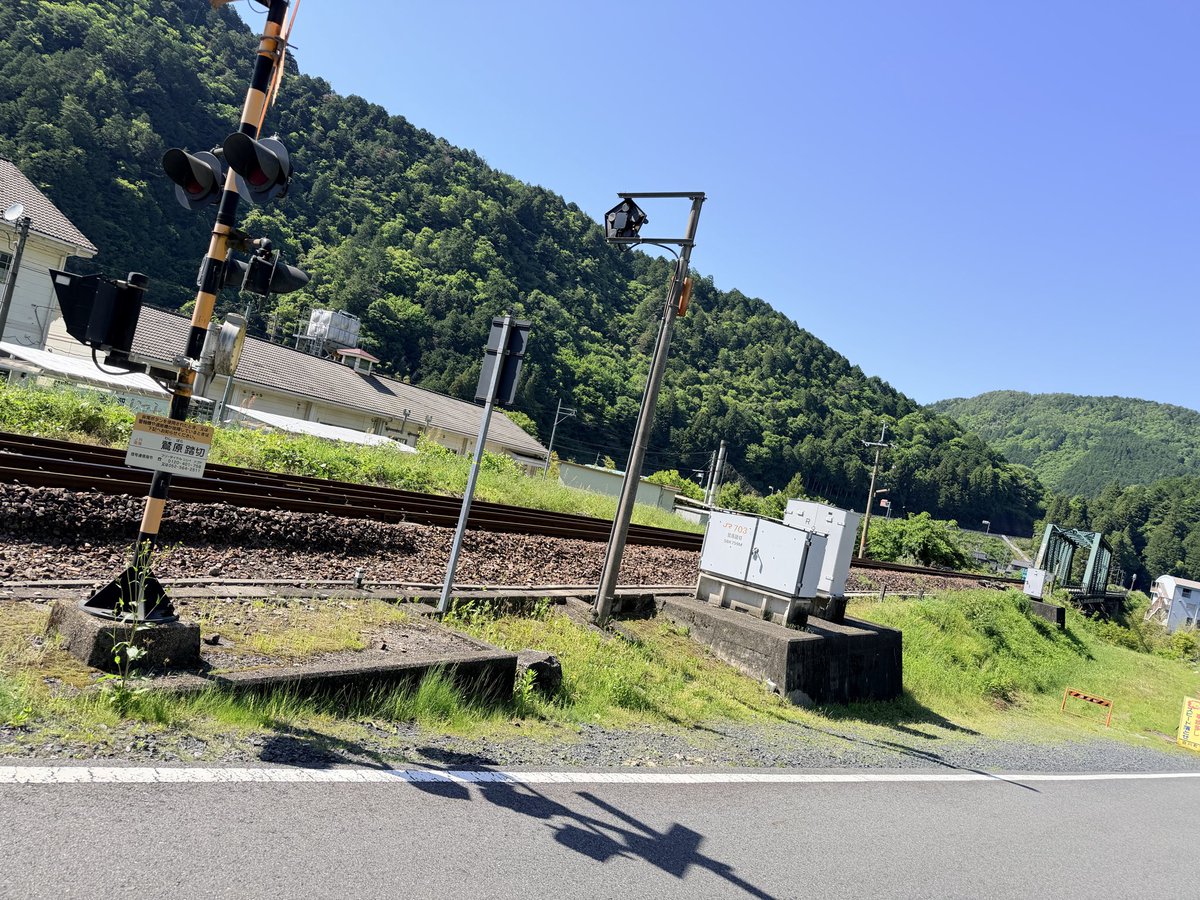 samechoko1341's tweet photo. これは休憩途中の道の駅にあった線路！ https://t.co/FcTCJal0NJ