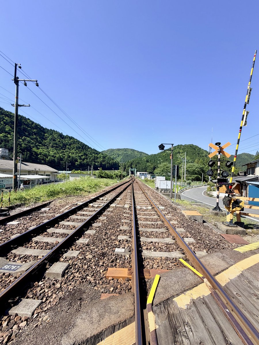 samechoko1341's tweet photo. これは休憩途中の道の駅にあった線路！ https://t.co/FcTCJal0NJ
