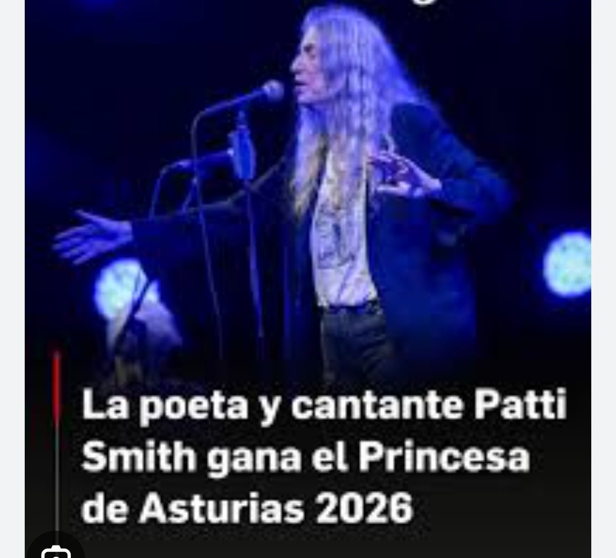 Patti Smith, la que deia que "el poble té el poder", acceptant el Premio Prncesa de Asturias de mans dels qui van estomacar i criminalitzar els catalans que el 2017 van voler donar al poble el poder. Més Malcolm X. <a href="/assemblea/">Assemblea Nacional Catalana</a> @rollingstone <a href="/Patti_Smith_/">Patti Smith</a>