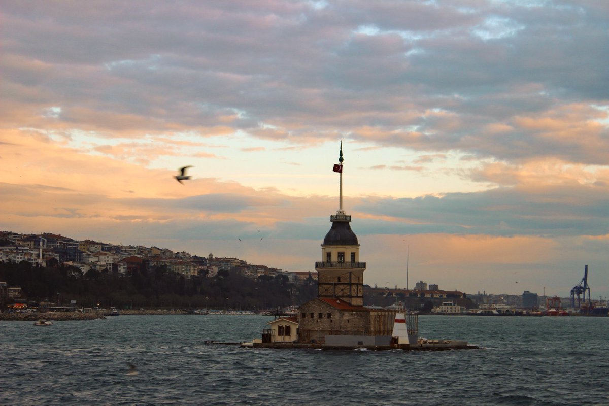 sukdlin's tweet photo. istanbul kral ya kb https://t.co/PtGuaPawOR