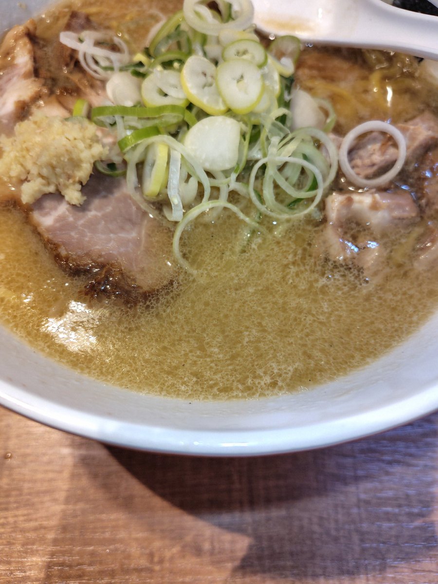 豚増しキング たか tweet media