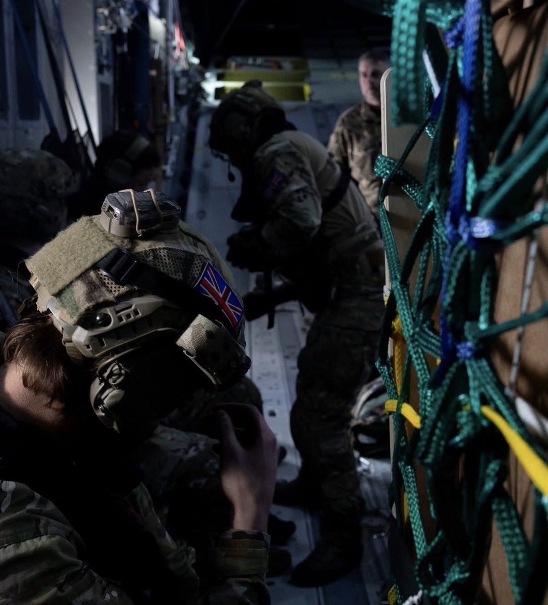 TheParachuteRegiment tweet media