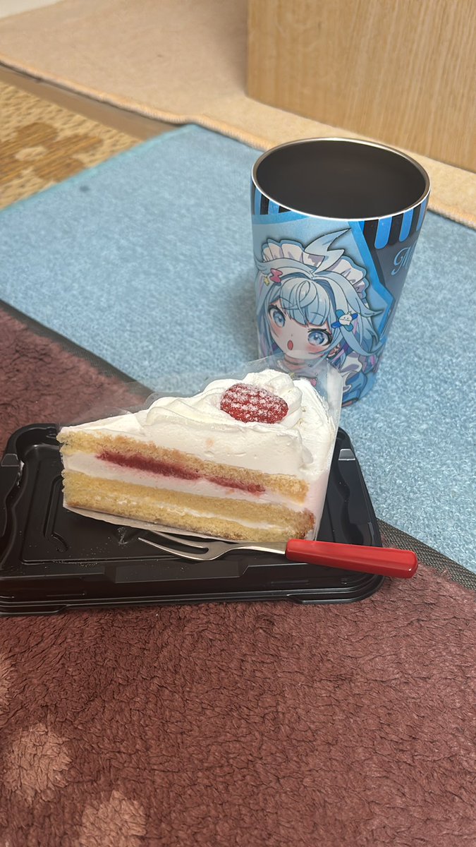 お昼からのこれが本当のおやつ ケーキ‼️またまたすうちゃんと一緒‼️