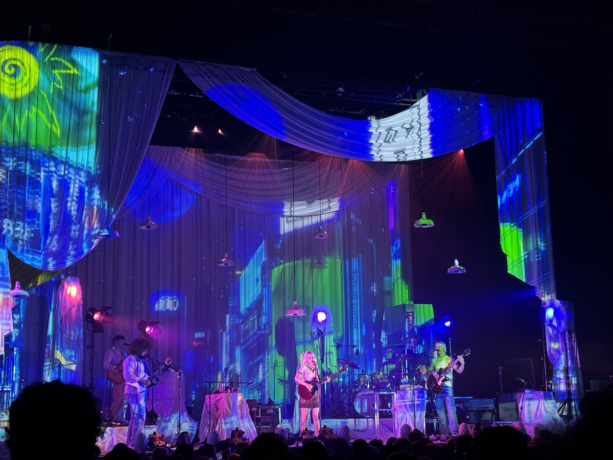 Nurse_Kitty_'s tweet photo. Hayley in Oakland!!! https://t.co/svzKN1p87o