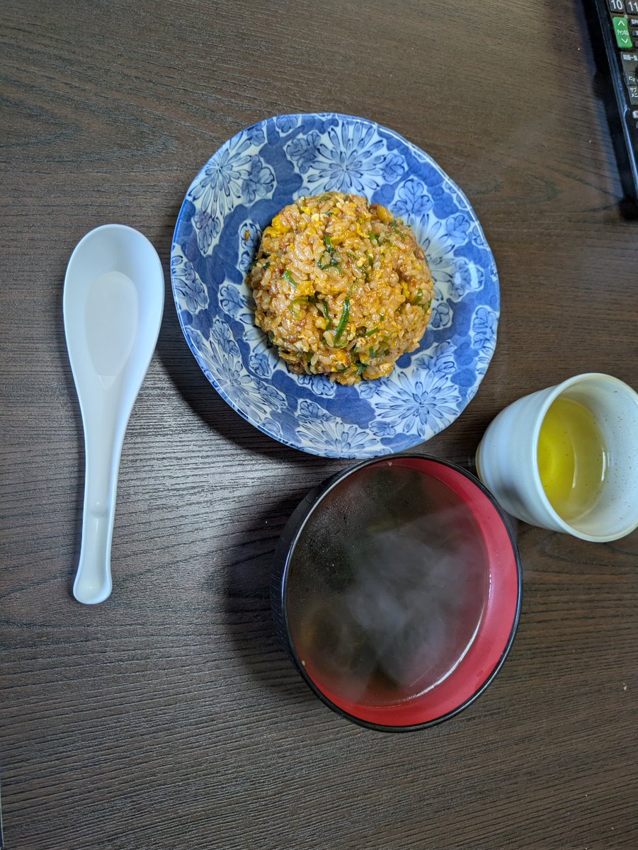 お昼ごはん
麻婆豆腐の素で作るチャーハン