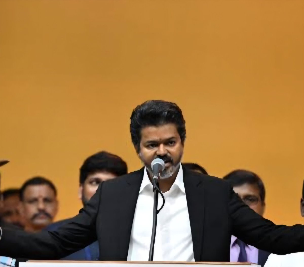 ebinsal's tweet photo. முதல்வர் விஜயின் பதவியேற்பு உரை:  விஜய் தமிழ்நாட்டில் வலுவான தலைவராக தன்னை நிலைநிறுத்தி  மாற்றத்தையும், வளர்ச்சியையும் கொண்டு வருவார் என்ற நம்பிக்கை தருகிறது. 
#TVKVijay‌HQ 
#TVKVijay‌ https://t.co/C1FROzyaYR