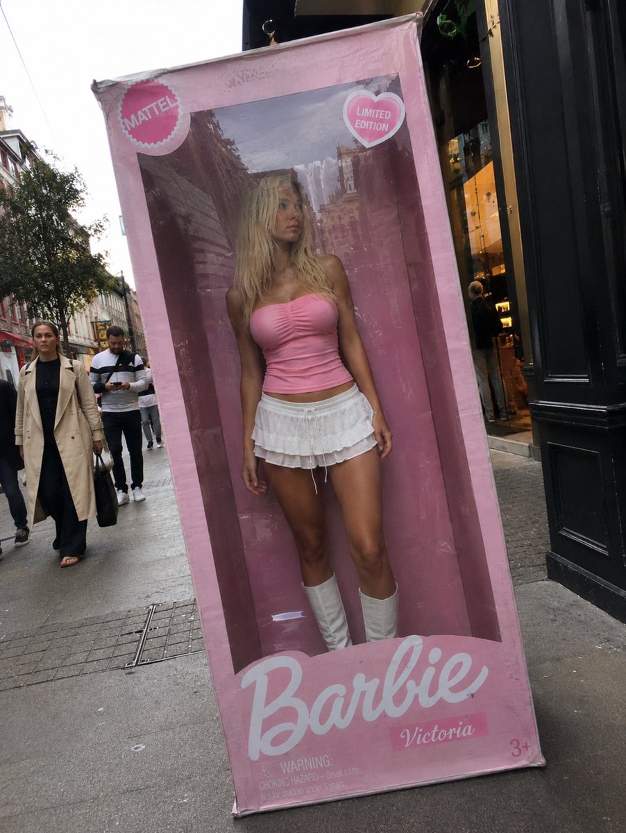 XVictoriaVale's tweet photo. should I take it home? 😏 https://t.co/fGSaOan9LM