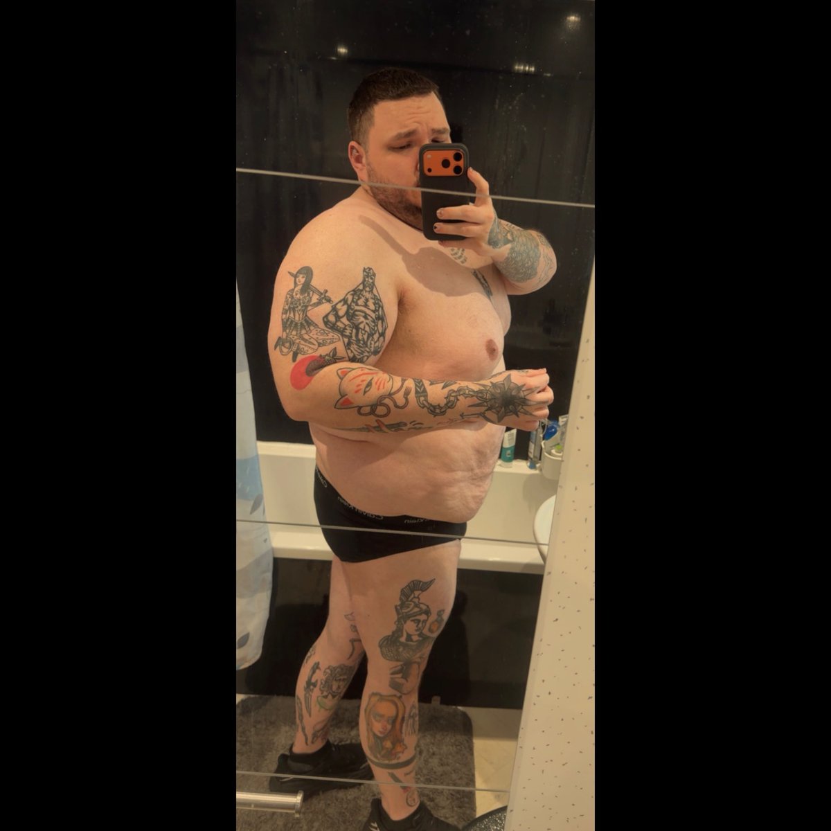 ChubMuscle's tweet photo. 100lbs of weight loss you say? 😎 https://t.co/BgqQ4FGGft