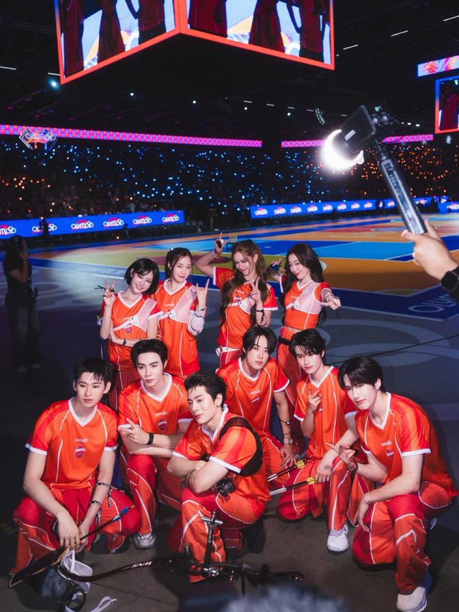 aaumkungg's tweet photo. #ALANpasawee with friends
at #OLYMPOP2026DAY 🧡💙

- นักกีฬา Archery Orange Monster 🏹
- พี CIR*CRL &amp; YUWATANABE https://t.co/RjH0NXfs8g