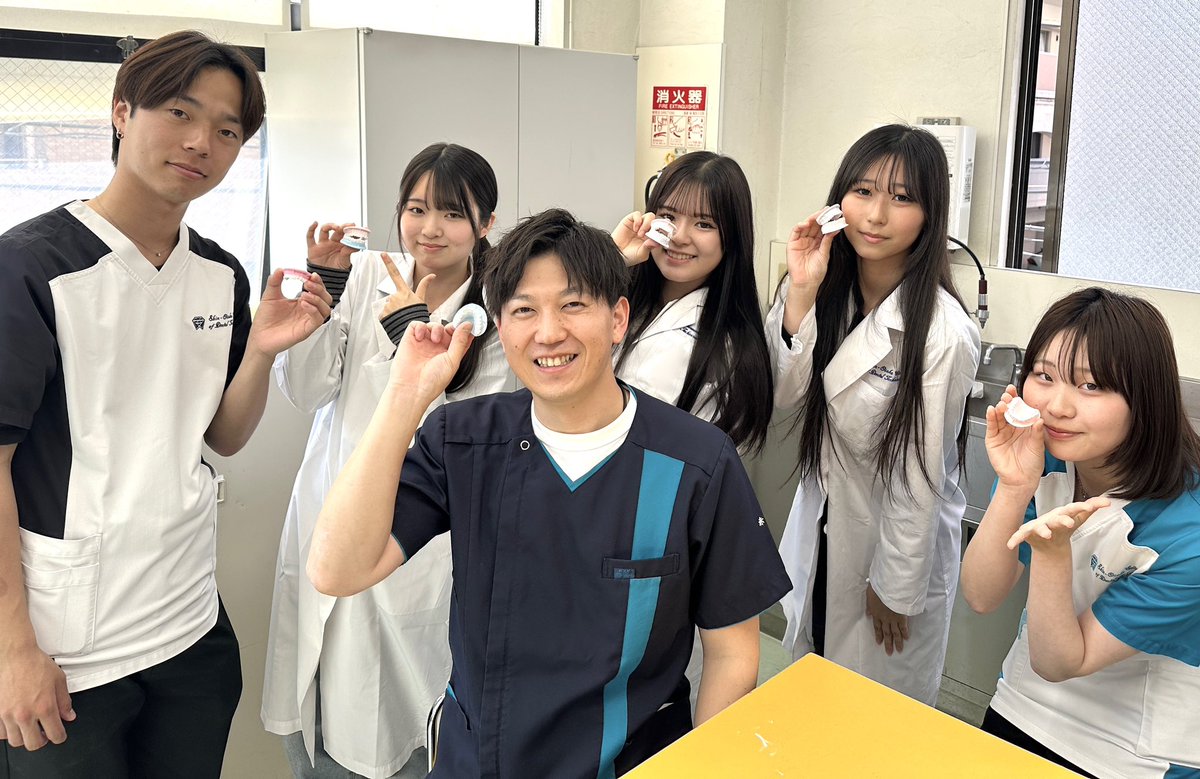 新大阪歯科技工士専門学校 tweet media