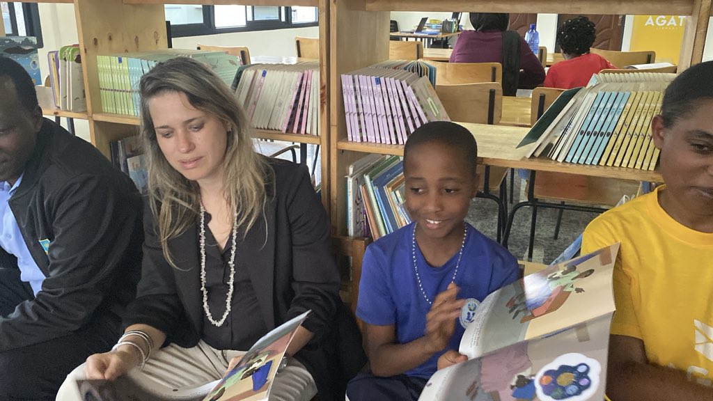 wieu_maluk's tweet photo. A child who learns to read today becomes a leader tomorrow. Proud to be part of a mission that is changing lives through education at #AgatiLibrary in #Rwanda. 📚 https://t.co/80RAZ7O9Zh