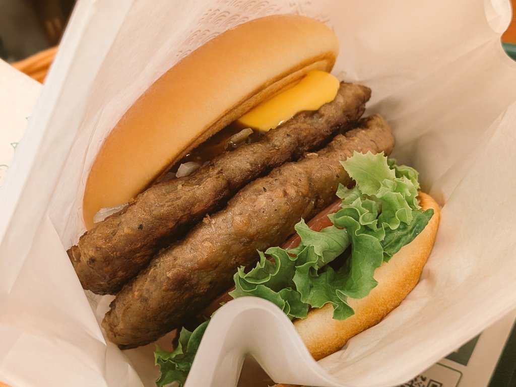 naoki144's tweet photo. モス🍔 https://t.co/zDaetQ80WS