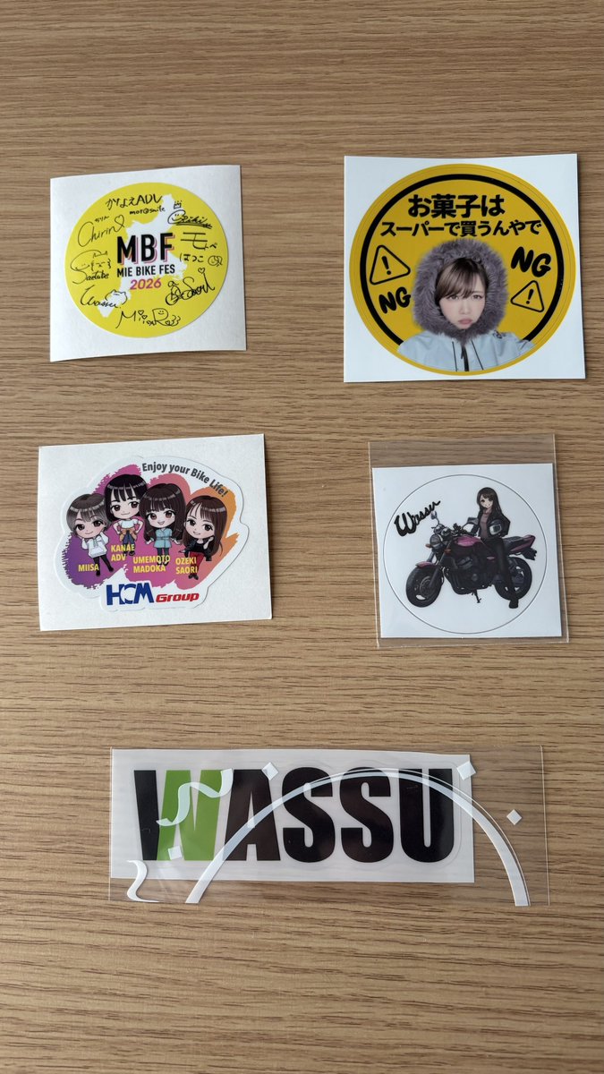 uyu197045's tweet photo. 無事🐸
みなさん、お気づきだろうか…
���回のMieBikeFes
はつこさんグッズが(時間的に)買えなかったでつ…😭
お話もできなかったのですが、トークショーは楽しかったので良き🥰
#Miebikefes
#モトベはつこ さん
#おりき さん
#MIISA さん
#わっす さん
#三重バイクフェス https://t.co/dY3guKhWht
