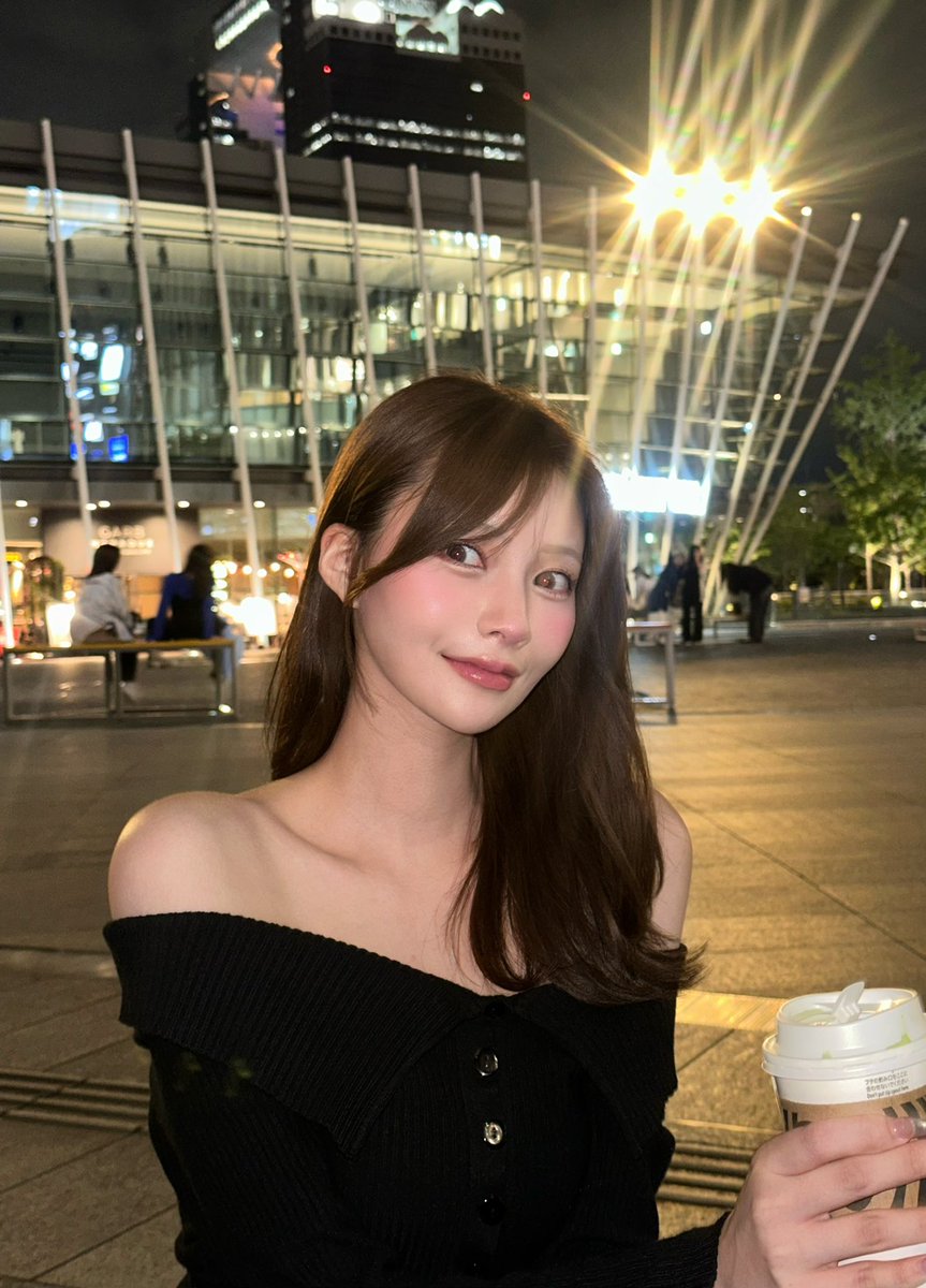 xx02il's tweet photo. オンダリフト4回目でさらにフェイスライン綺麗になった😽ダウンタイムないのにちゃんと変化感じるの優秀すぎるよ(^ ܸ> ~ < ܸ^)
輪郭ぼやけ民はオンダリフト本当にオススメ😭👍🏻 https://t.co/FWbidYxQoa
