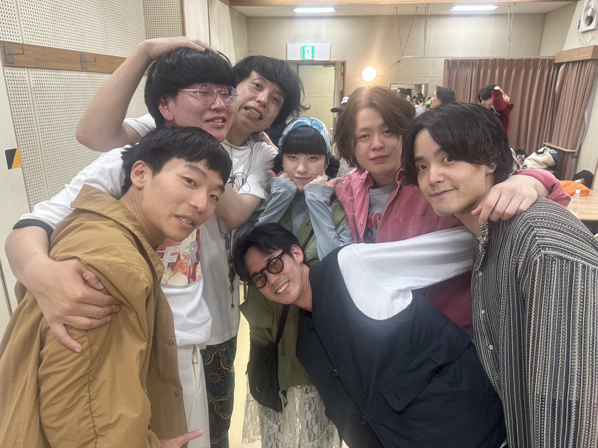 romankakumei's tweet photo. いろんな人たちがごちゃまぜになって
通じ合うものを感じられるのって最高だ

ごっくんロールフェスありがとう！

浪漫革命が最高にしていくイベントも
プレリザーブ始まりましたので

浪漫革命Pre『浪漫印』
対バンは“片想い“ 💐💐

https://t.co/tAsnQ51v5k https://t.co/nA4QfURrZv