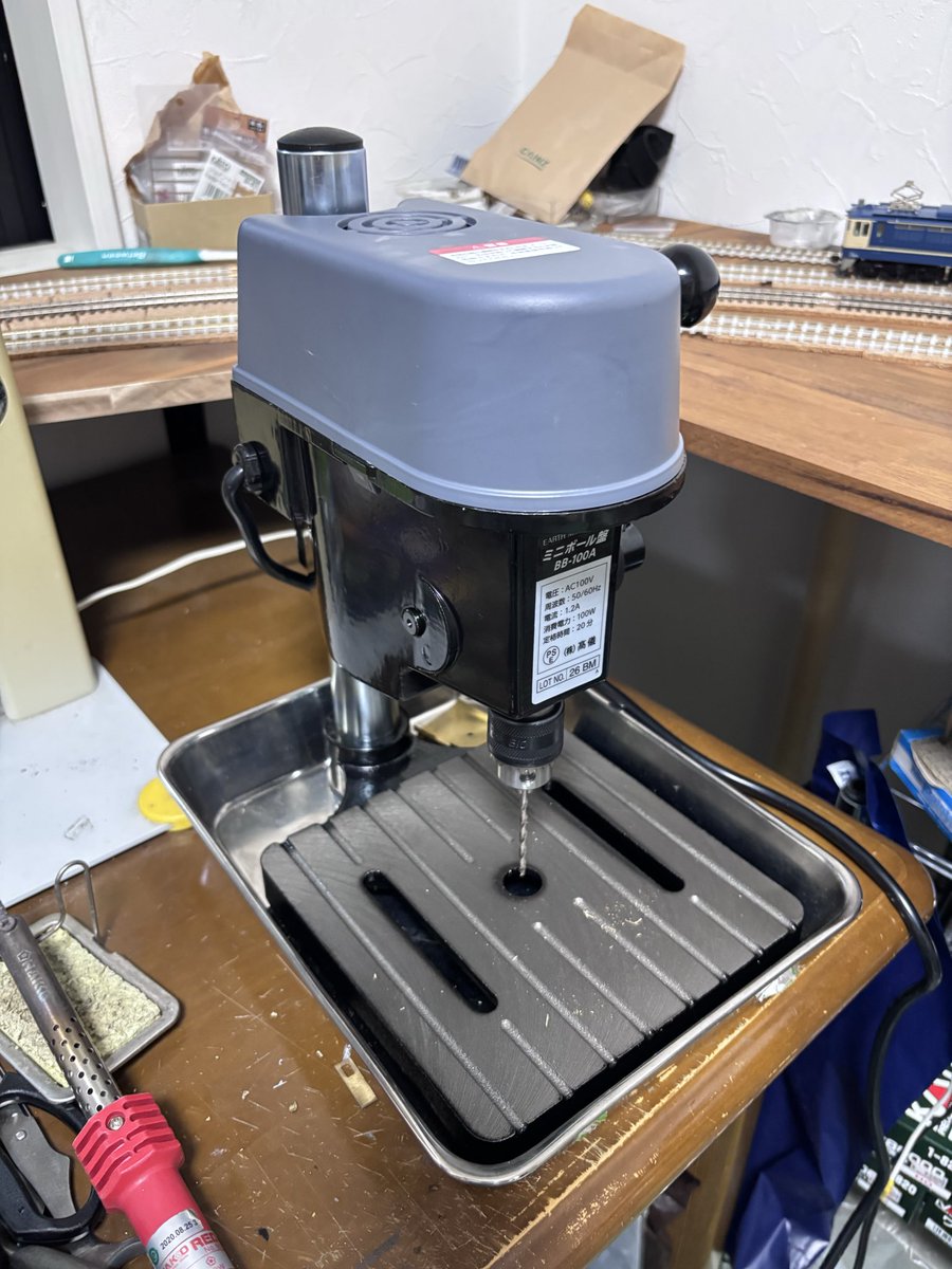 aeyumika's tweet photo. my new gearってほどじゃないけど、ボール盤買ってみた。これで穴あけが楽になるかな。 https://t.co/IXqn9nORI9