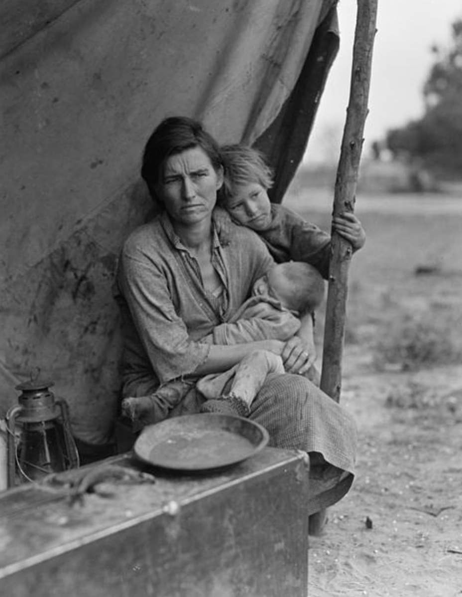 Rossella660's tweet photo. La frase d’amore più bella, 
l’unica è: “hai mangiato?” 
Elsa Morante 
#festadellamamma 
Dorothea Lange

Buongiorno 💕 https://t.co/x54M7XwynY