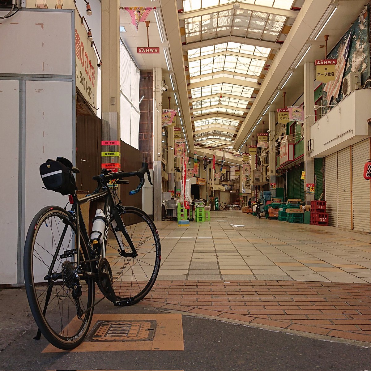 hazeworks's tweet photo. 一人でのんびりと尼崎をうろうろしてきた。

#monte4 #Wilier #ロードバイク https://t.co/KbnrqqHTso