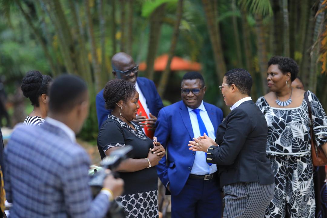 SabitiJoseph's tweet photo. A rare picture of an "anti corruption" fight in Congo🤣🤣🤣! https://t.co/UK5COJSkE4