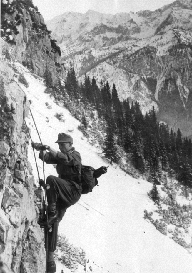 SOE_Expeditions's tweet photo. The Vallée Blanche Campaign begins. Step into Chamonix as we prepare for the ‘Highest Siege’. Preparation is vital before ascending into the treacherous alpine heights. We follow in the footsteps of heroes. Gone but not forgotten RiP Warriors.

https://t.co/g9IB0nnbAw https://t.co/TOhmpjRCiF