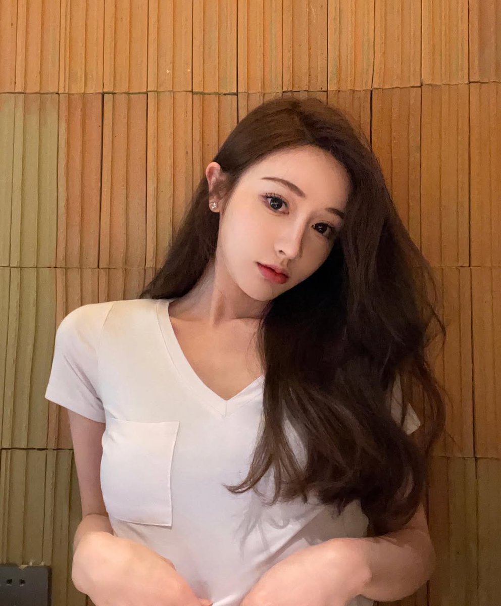 一直有个疑问，

那些体外射精的人，

真的忍得住等拔出来再射吗？

那万一忍不住来不及拔出来射里面咋整啊… https://t.co/hPZhjU67ao