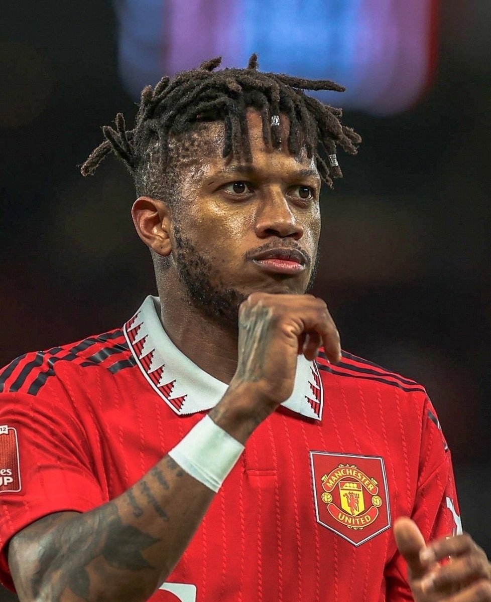 Cantonadevils's tweet photo. Manchester United fans begging for Ederson like they didn’t spend years complaining about Fred.

Ederson is basically Fred with better PR and Serie A tax. United fans spent years begging to upgrade from Fred, only to circle back to Fred 2.0 in ederson.

Ederson is just Fred with more power, calmer ball carrying, and stronger duel presence.

Ederson isn’t  a pure holding midfielder (DM) just like Fred but Ederson’s size and athleticism make him look more suited to deeper roles. 

Also ederson nature sees him roam a lot and that can be a disadvantage cause, it ends up vacating the midfield and leaves spaces behind.