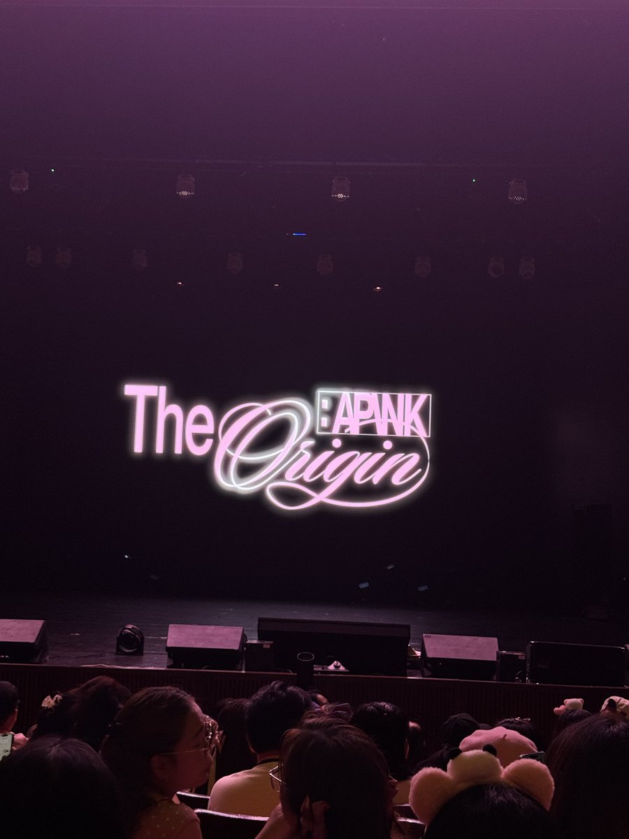 xxjmnl's tweet photo. #The_Origin_Apink_Manila https://t.co/Gbvc9kiV06