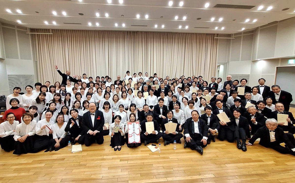 ritsuyukai's tweet photo. 栗友会合唱団として出演した、山田和樹＆東京芸術劇場 交響都市計画《水野修孝『交響的変容』》が終演いたしました🔥
お世話になった（膨大な）出演者・関係者のみなさま、そしてご来場のみなさま、本当にありがとうございました！

「合唱団員を素晴らしい作品や音楽家と繋ぐのが合唱指揮者」とは、 https://t.co/qCcW9tjHNZ