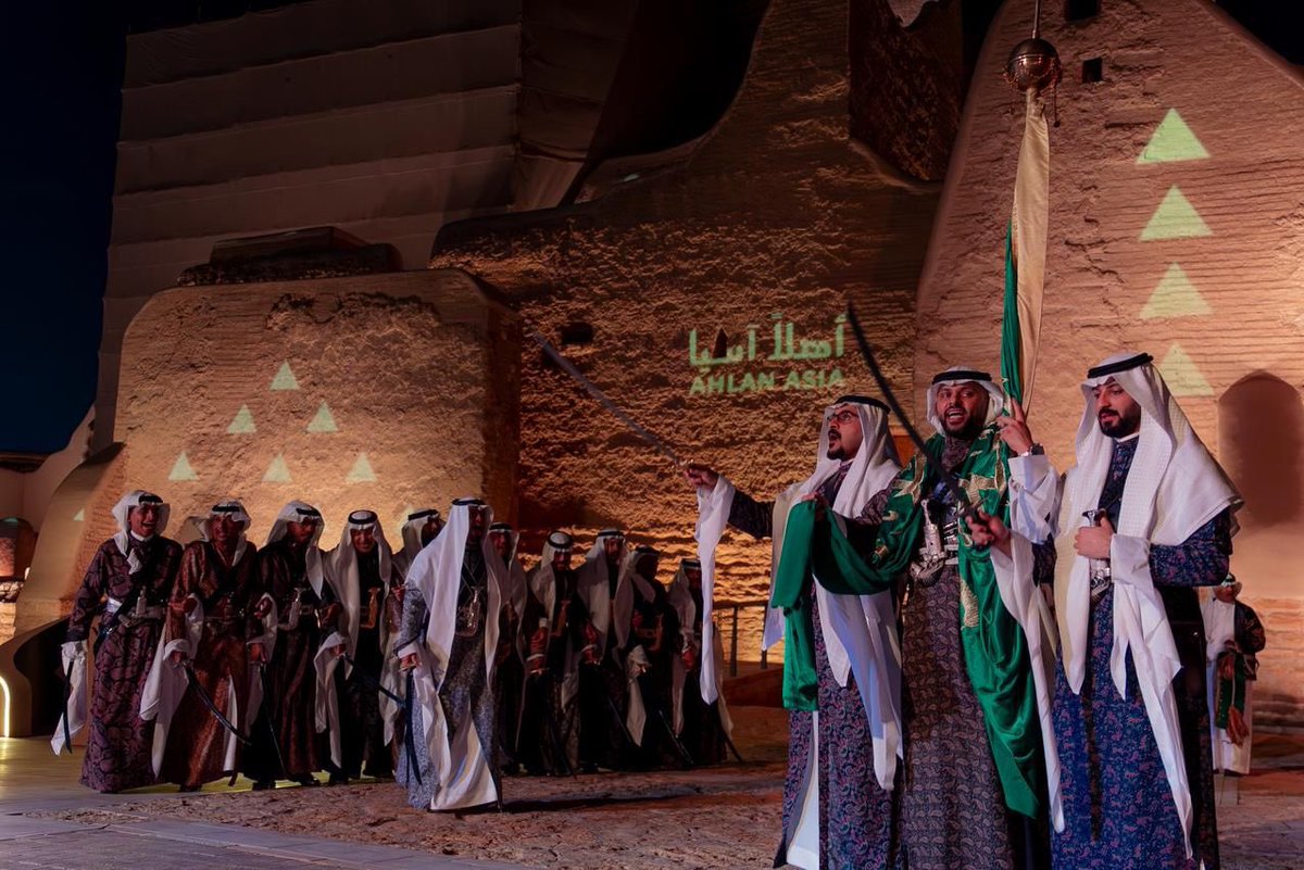 AdwaAlArifi's tweet photo. من حي الطريف التاريخي بالدرعية تبدأ رحلة اللقب القاري الأكبر🏆

من السعودية #أهلًا_آسيا 🇸🇦 https://t.co/OZwZ8VQIb4