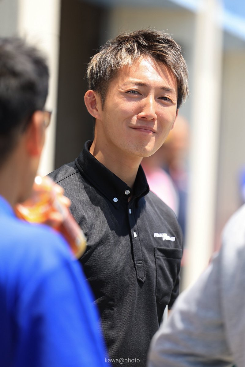 ryosukeiwato's tweet photo. POLISPAロードレース選手権シリーズ第1戦！
⁡
今シーズンもサーキットアドバイザーを務めさせていただきております。
開幕戦は大きな事故なく無事に終了しました。
参加者の方々が少しでも良いレース良い進歩ができるようサポートさせていただいておりますが、個々の安全意識とルールの認識が更に深まれば、より良いレースになっていくのではないかと感じます。
そのサポートもしていけるよう私も精一杯努めたいと思います。
今シーズンも素晴らしい大会にしていけるよう全員で意識を高く頑張っていきましょう！

参加者の皆様、大変お疲れ様でした！